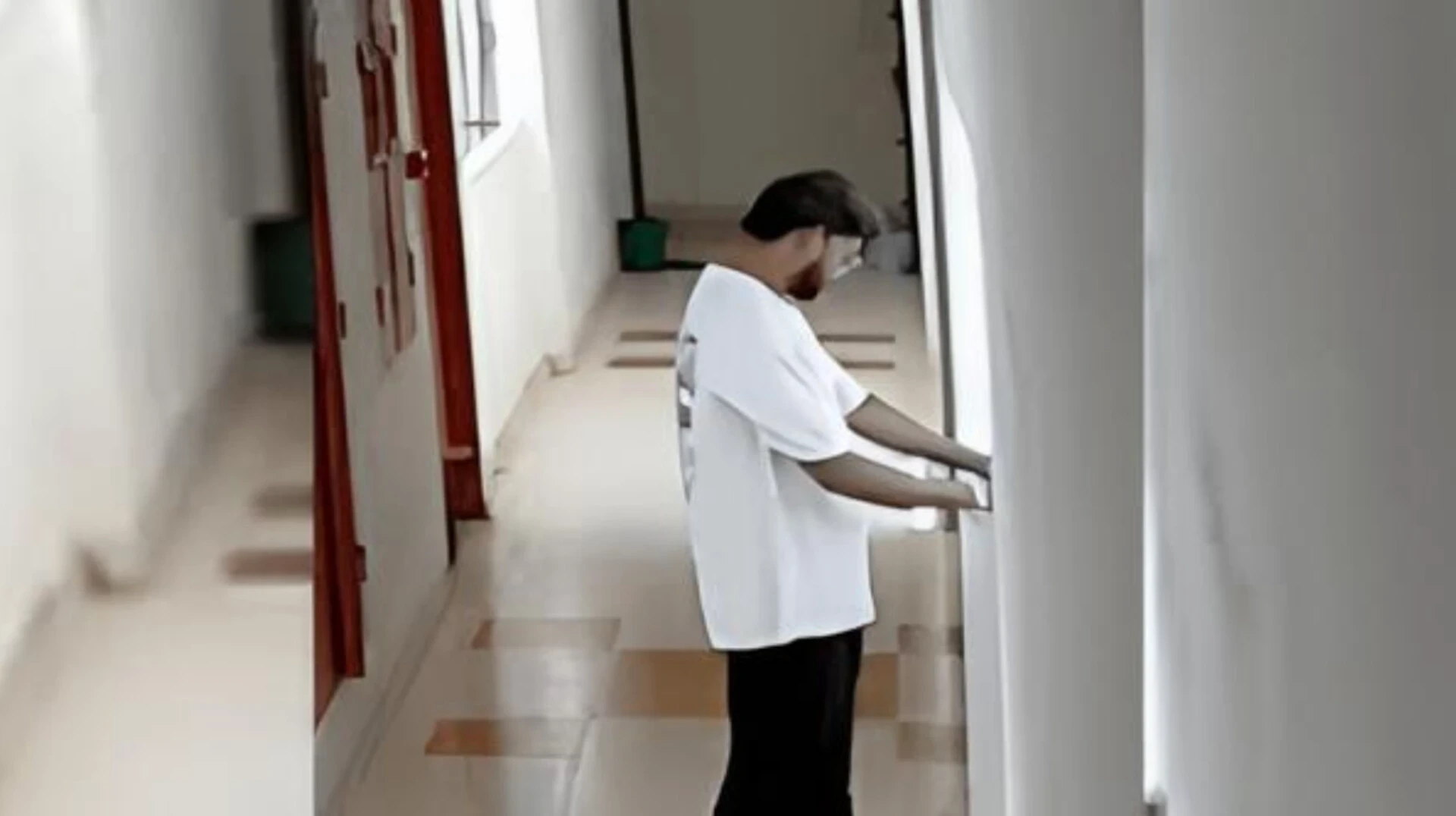 Delivery Worker Jumped From 13th Floor Building Due To Severe Financial Stress