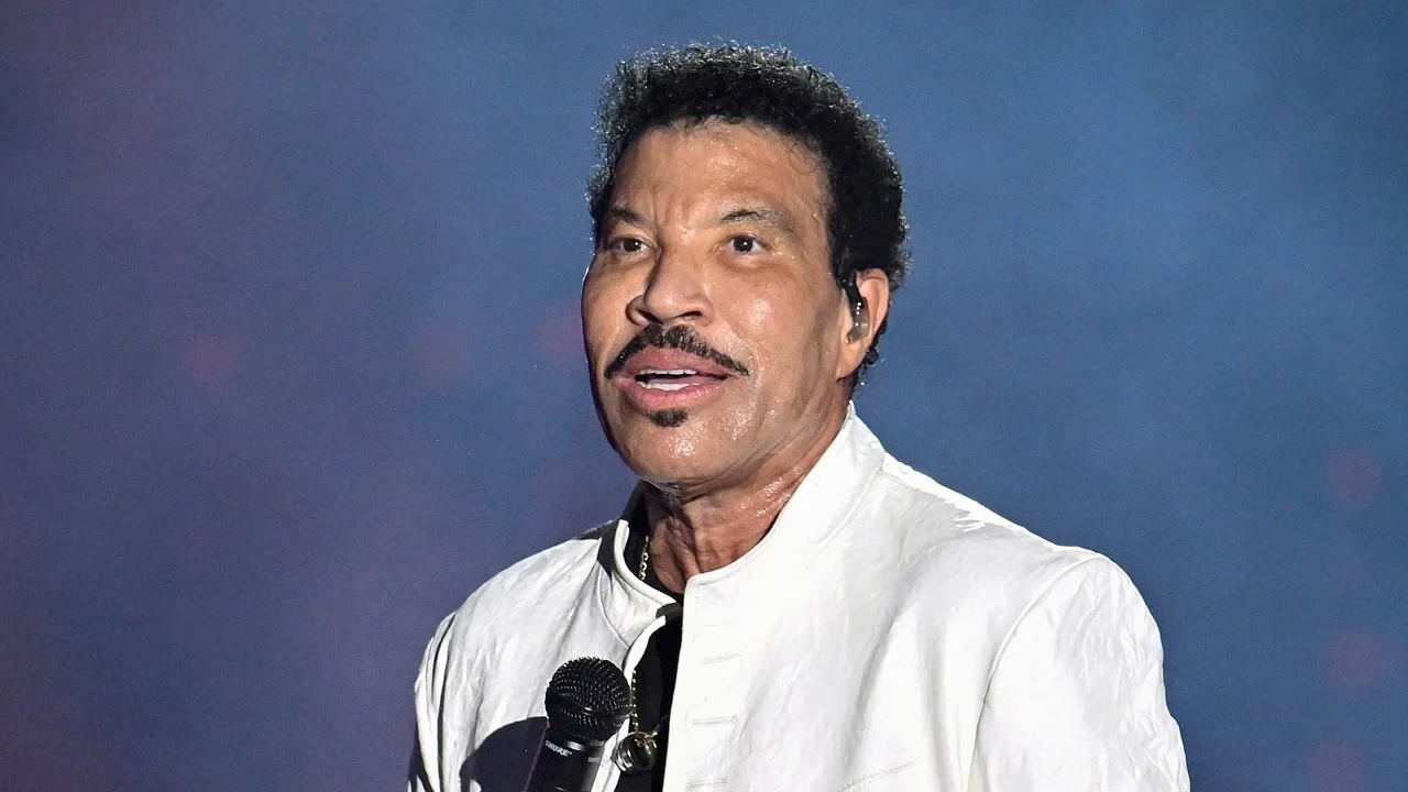 Lionel Richie Cuts Tour Opening Night Short After Getting Sick