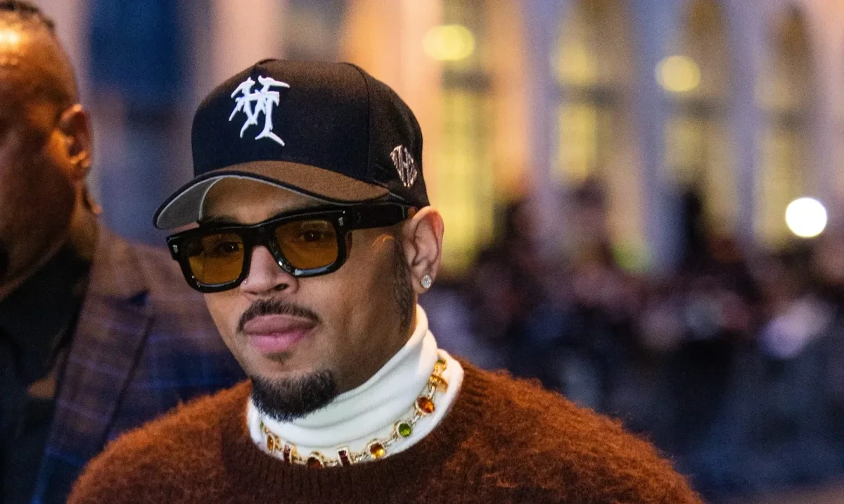 Chris Brown Goes Off On Female Critics Of Usher Tour