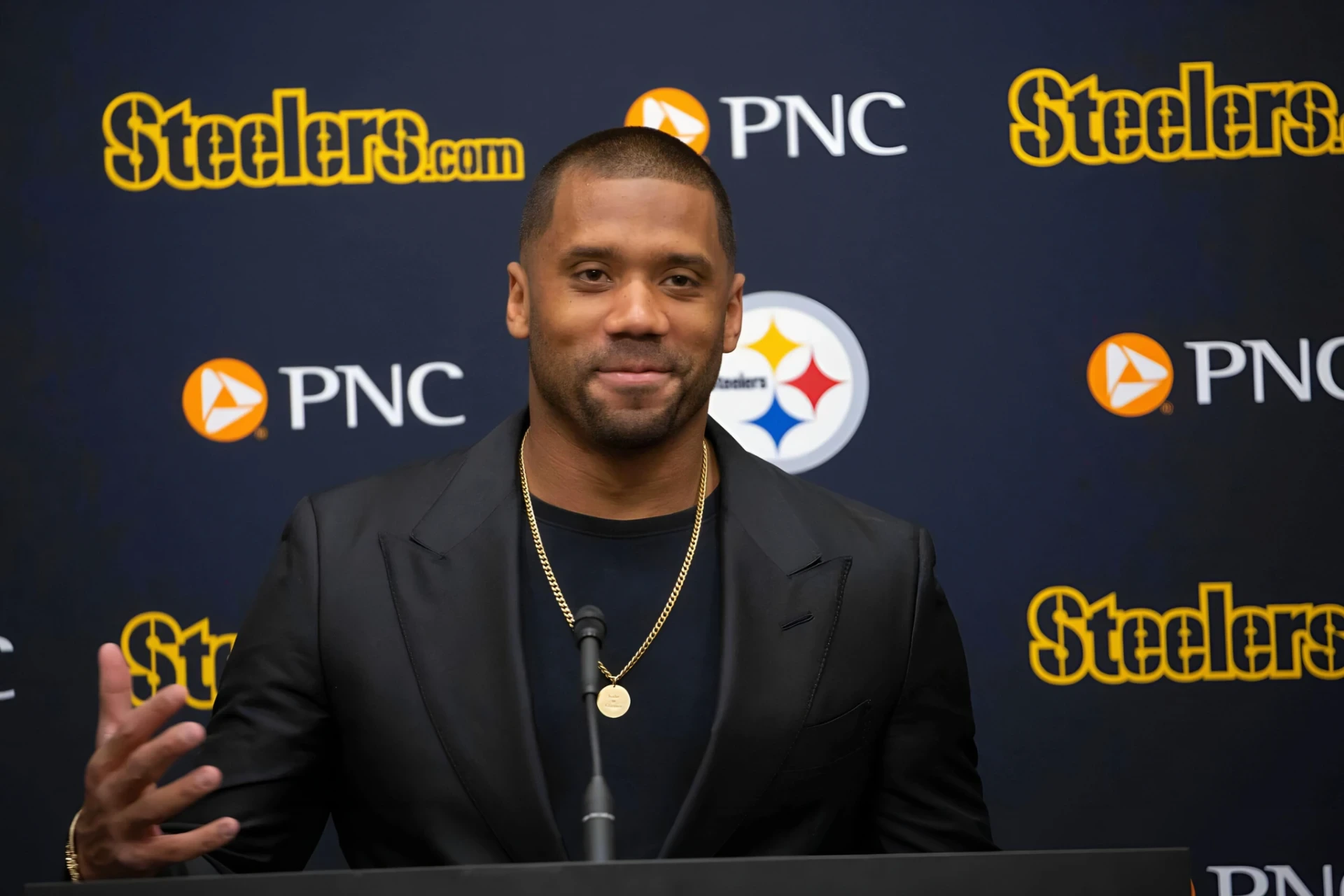 Russell Wilson Shifts To Broadcasting After Giants