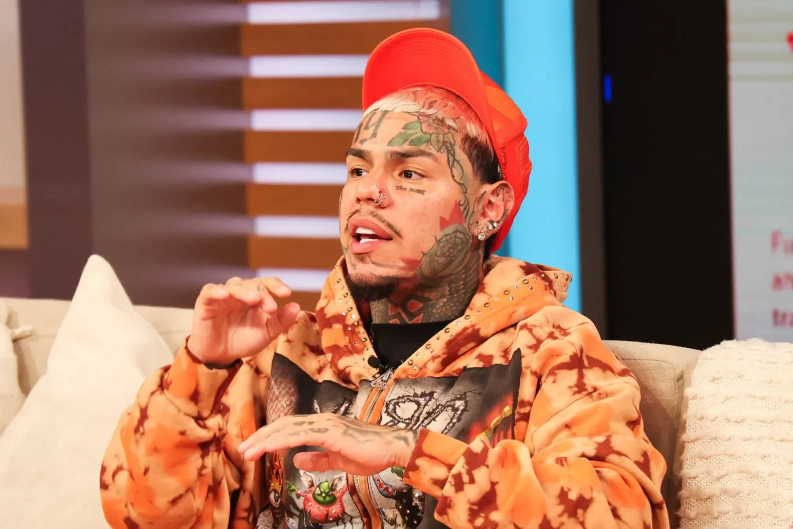 6ix9ine Blasts Gucci Mane As A Snitch On New Track