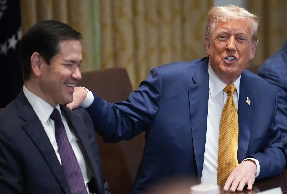 Trump Reportedly Guesses Cabinet Members' Shoe Sizes in Bizarre W
