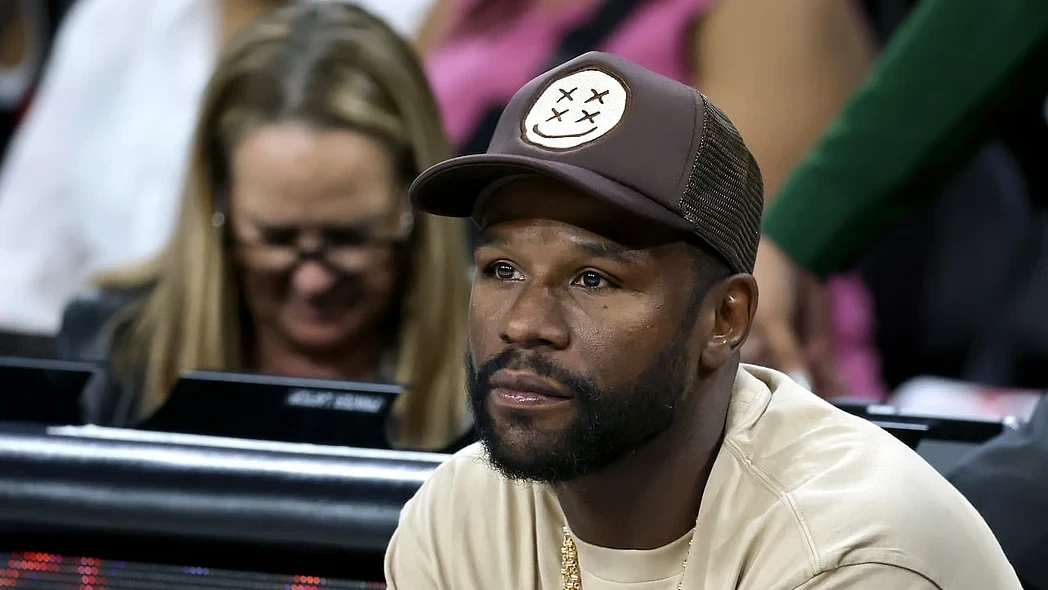 Floyd Mayweather Could Lose His Passport Over Alleged Massive Tax Debt