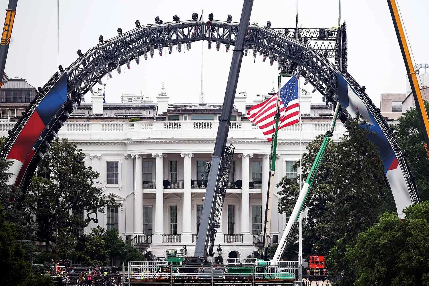 Trump Hosting UFC at White House While Defending Reflecting Pool Renovation