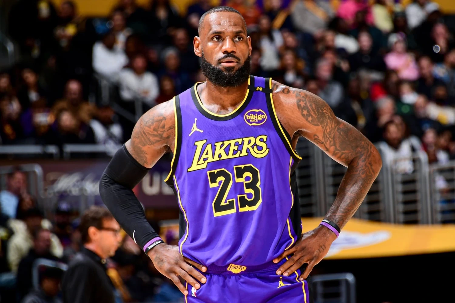 LeBron James Officially Leaves Lakers As Free Agent
